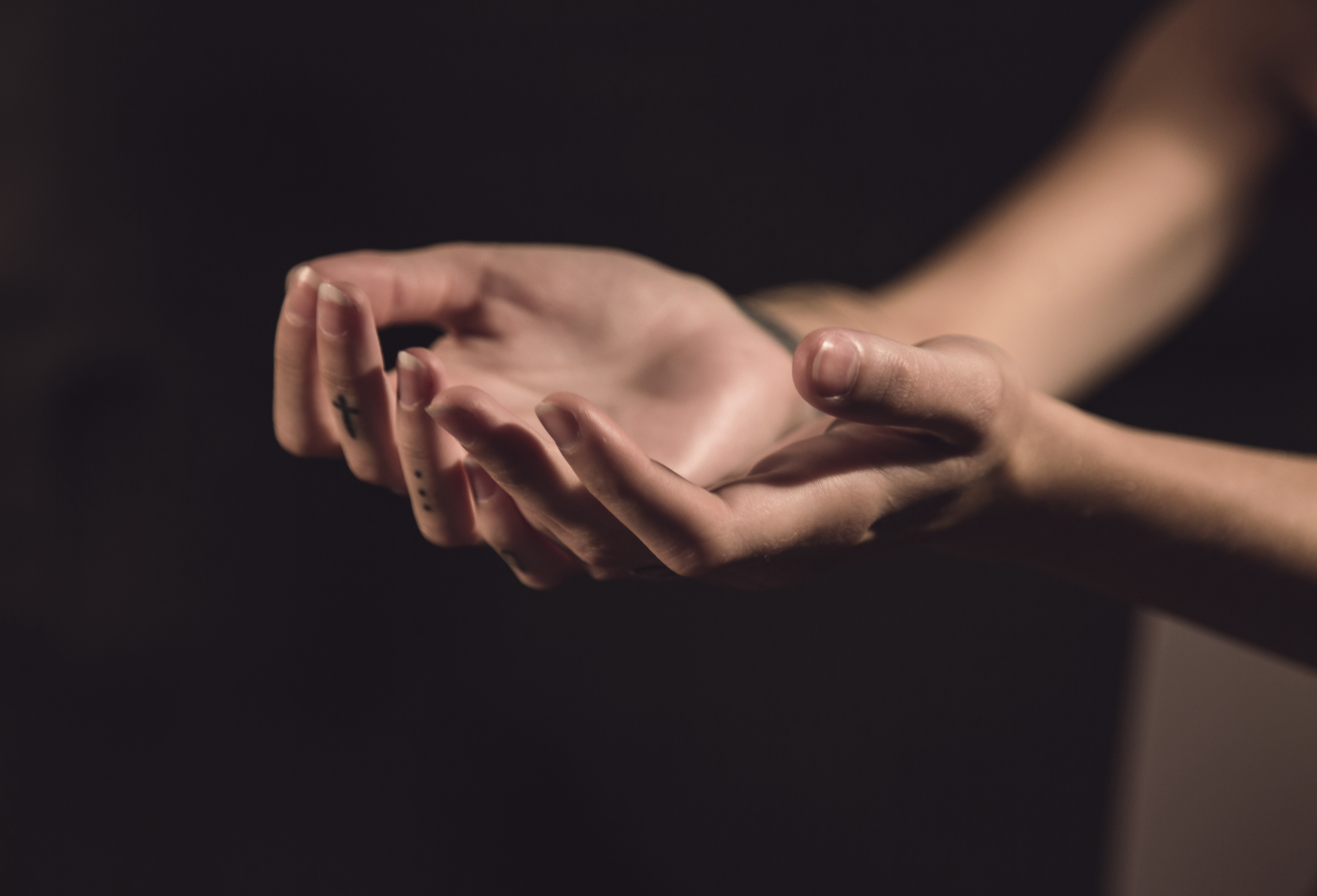 hands-open
